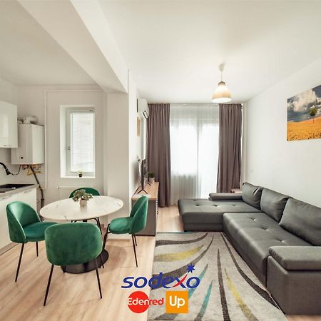Cozy Apartments At Q Residence - Palas Mall Iasi Exterior photo