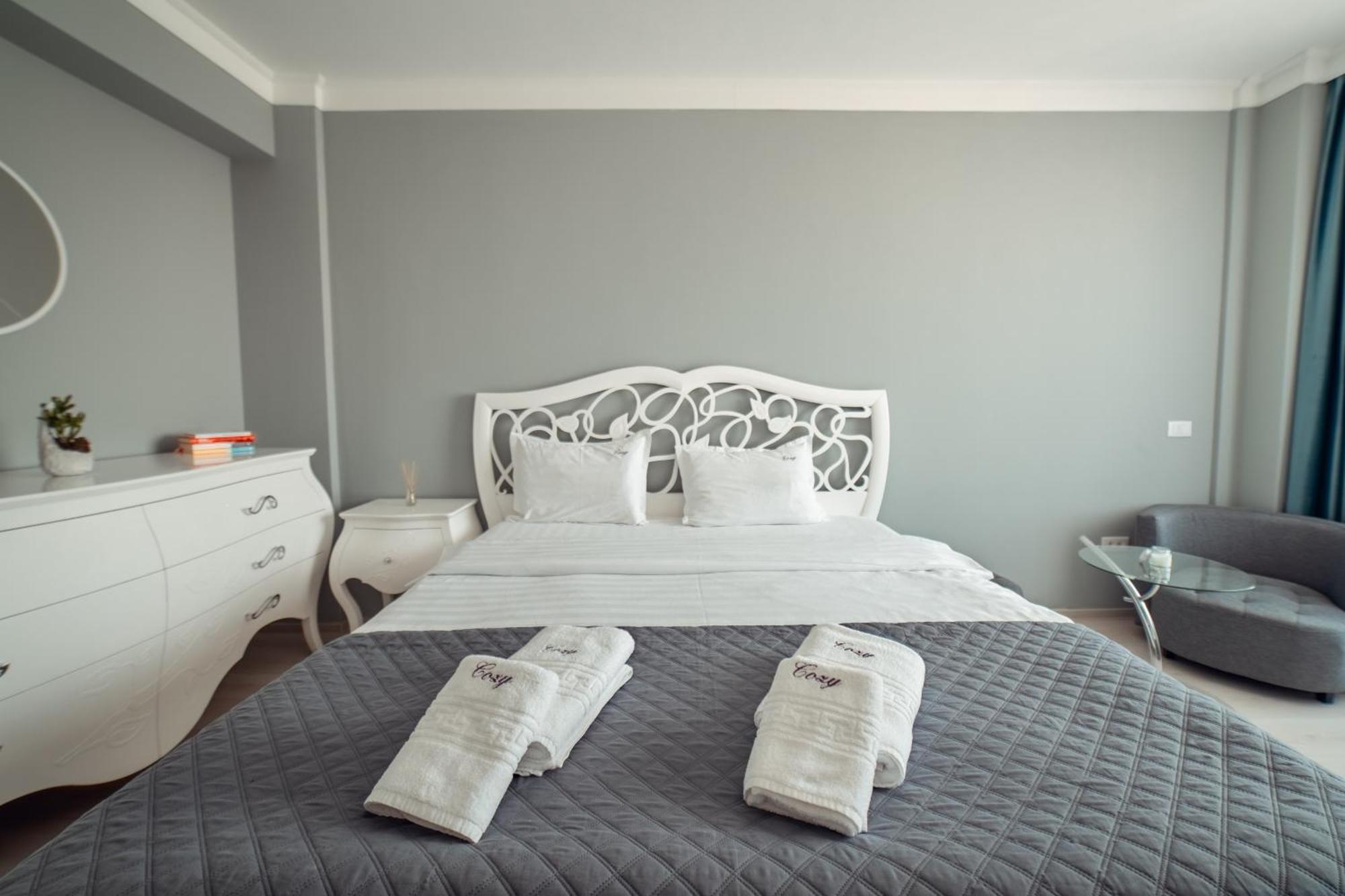 Cozy Apartments At Q Residence - Palas Mall Iasi Exterior photo
